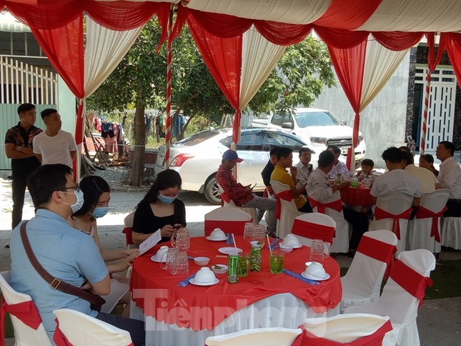 Chú rể Hàn Quốc nổi nóng tại đám cưới thời dịch Covid-19 ảnh 4