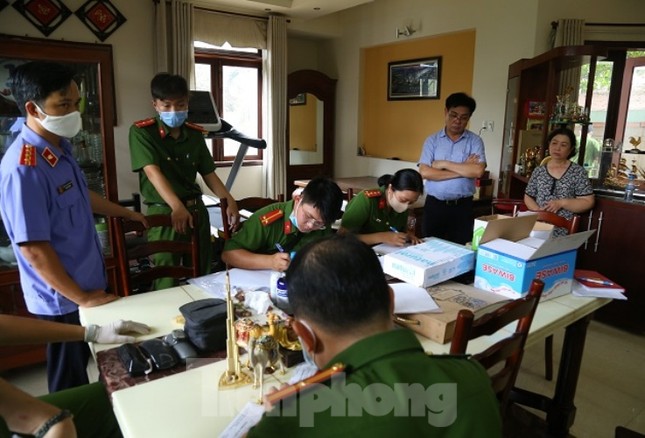 Khám xét nơi ở và làm việc của lãnh đạo TCT Bình Dương ảnh 4