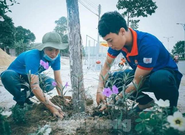 Tuổi trẻ Bình Dương ‘tô sắc’ đường phố dịp cuối tuần ảnh 9