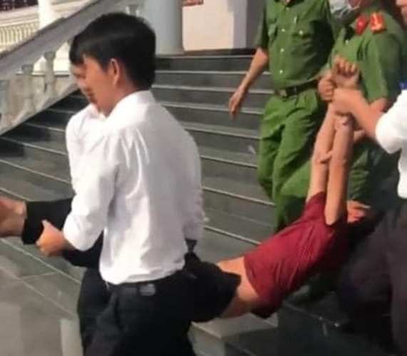 Vụ bị cáo tự tử tại trụ sở Tòa án: Đề nghị thẩm phán giải trình vì sao cho hưởng án treo ảnh 1