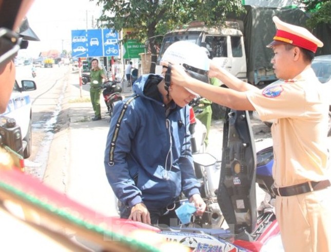 Thanh niên Bình Dương với khẩu hiệu ‘Đã uống rượu, bia thì không lái xe’ ảnh 6