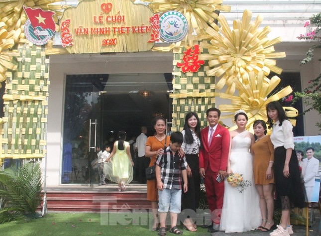Tổ chức đám cưới tập thể cho công nhân có hoàn cảnh khó khăn ảnh 2