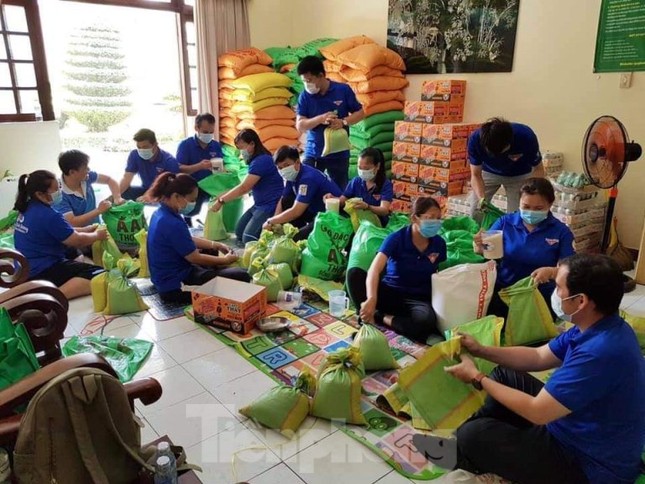 Những hình ảnh ‘biết nói’ ở vùng dịch Bình Dương ảnh 4