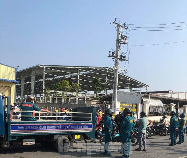 Ngày đầu đi làm sau Tết, công nhân tá hỏa nghe tin công ty giải thể ảnh 2