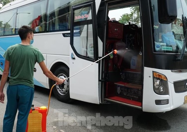 Bàn giao 11 người Trung Quốc nhập cảnh trái phép cho công an xử lý ảnh 3