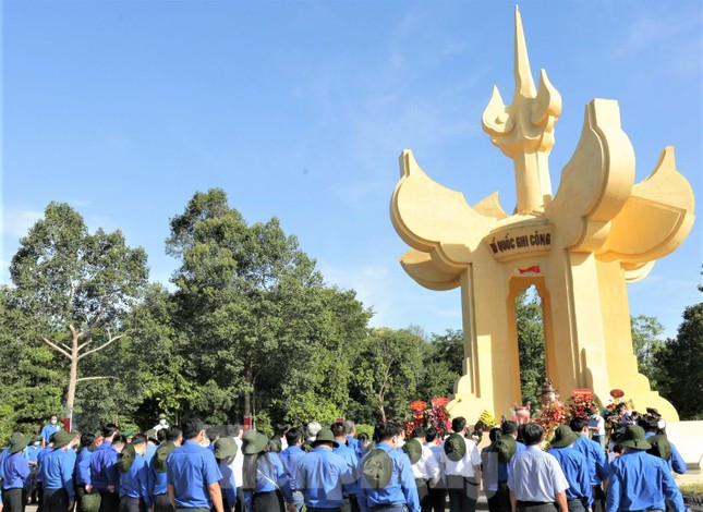 Nguyên Chủ tịch nước Nguyễn Minh Triết tin tưởng, kỳ vọng thế hệ trẻ trong thời kỳ đổi mới ảnh 6