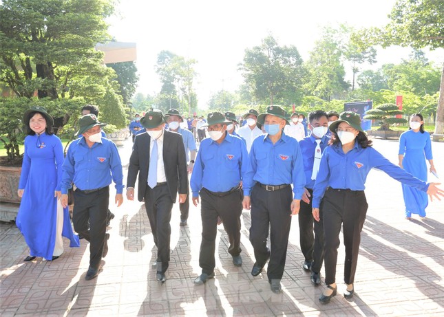 Nguyên Chủ tịch nước Nguyễn Minh Triết tin tưởng, kỳ vọng thế hệ trẻ trong thời kỳ đổi mới ảnh 1