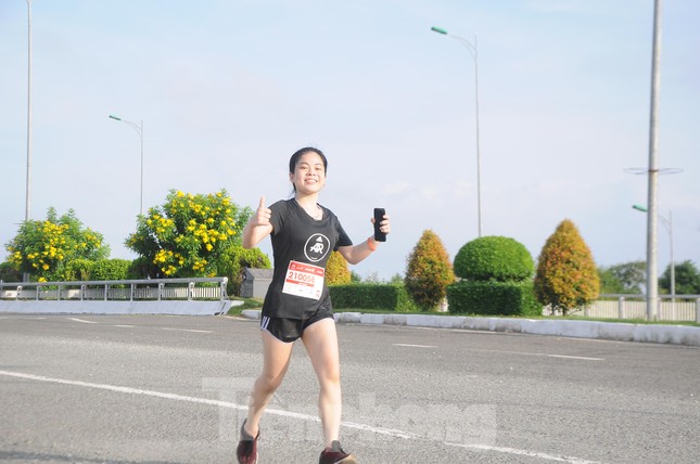 Hậu Giang phát động cán bộ, nhân dân tham gia giải chạy Mekong Delta Marathon ảnh 1