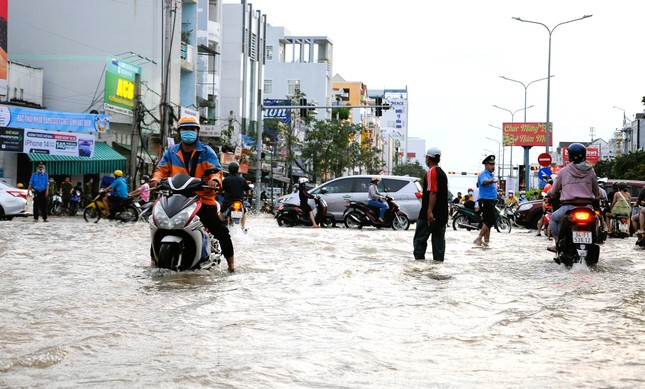 Triều cường tại Cần Thơ 'bất ngờ' lập kỷ lục mới ảnh 1