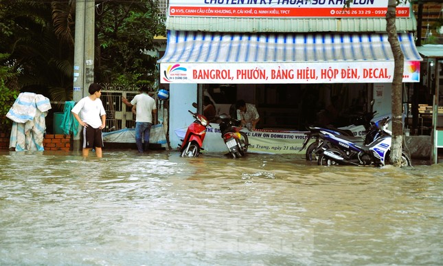 Triều cường tại Cần Thơ 'bất ngờ' lập kỷ lục mới ảnh 2