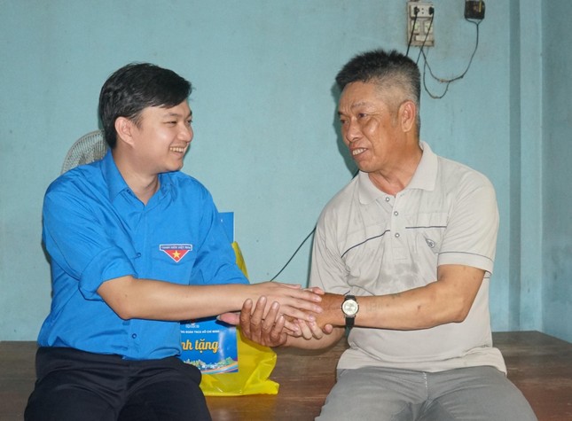 Bí thư Trung ương Đoàn Nguyễn Minh Triết động viên chiến sĩ tình nguyện tại Kiên Giang ảnh 9