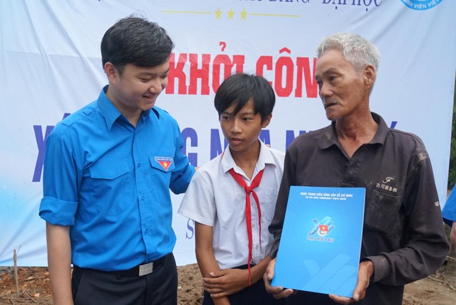 Bí thư Trung ương Đoàn Nguyễn Minh Triết động viên chiến sĩ tình nguyện tại Kiên Giang ảnh 4