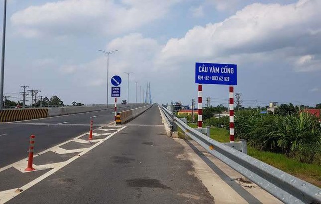 Một tháng chưa khắc phục xong sự cố đường dẫn cầu Vàm Cống ảnh 4
