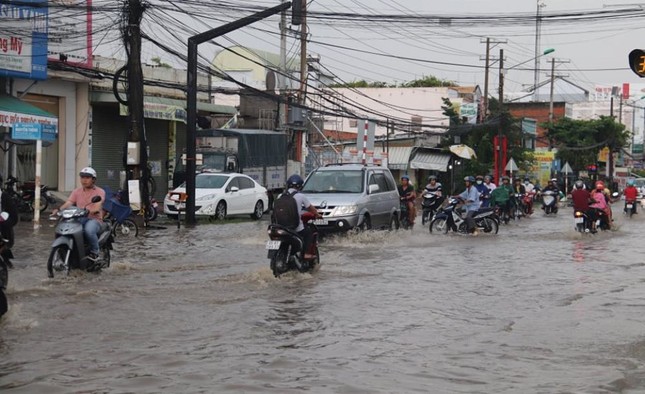 Một người bị sét đánh tử vong trong mưa giông khủng khiếp ở Cần Thơ ảnh 1