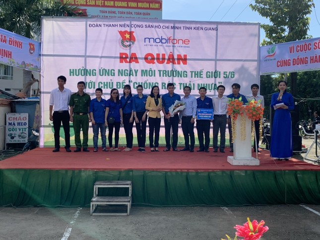 Kiên Giang ra quân hưởng ứng Ngày môi trường thế giới ảnh 1