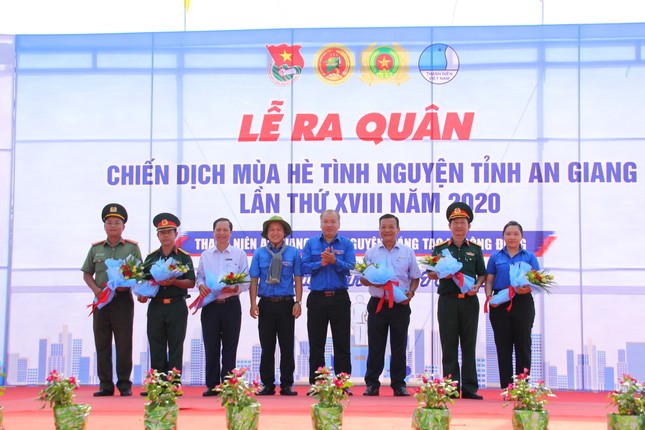 An Giang ra quân chiến dịch tình nguyện hè 2020 ảnh 1