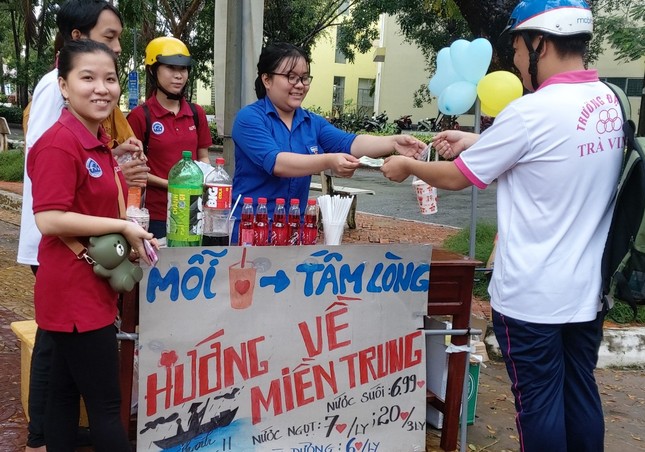 Trường ĐH Trà Vinh giảm 50% học phí cho sinh viên miền Trung bị lũ lụt ảnh 1