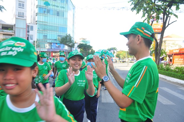 Gần 3.000 người tham gia đi bộ ‘cho một trái tim khoẻ’ ảnh 3