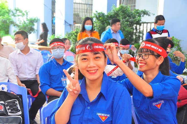 Hàng trăm bạn trẻ tham gia hiến máu tại trường ĐH Đồng Tháp ảnh 1