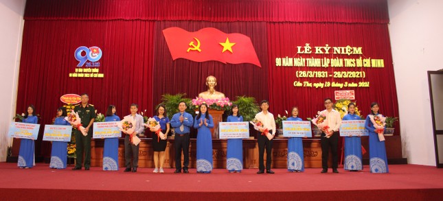 Ban Thường vụ Thành đoàn Cần Thơ kỷ niệm 90 năm thành lập Đoàn ảnh 5