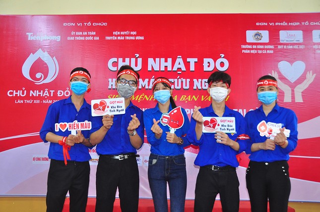 Tưng bừng Chủ nhật Đỏ tại Cà Mau ảnh 1