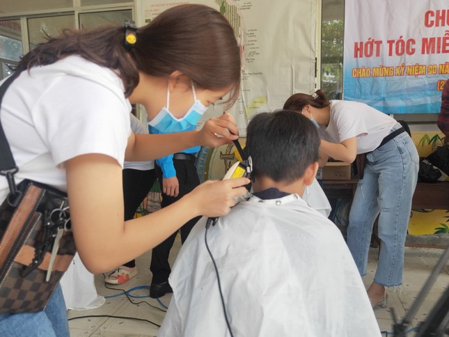 Hớt tóc miễn phí cho trẻ em khó khăn tại Cần Thơ ảnh 3