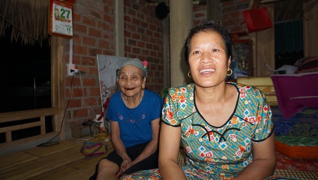 Bố thủ môn Tiến Dũng: Ngóng tin con thi đấu trên giường bệnh ảnh 1