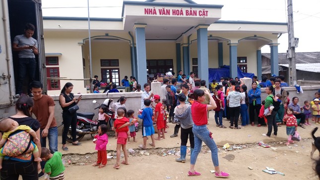 Trưởng Ban Tổ chức T.Ư Phạm Minh Chính thăm vùng lũ Mường Lát ảnh 3