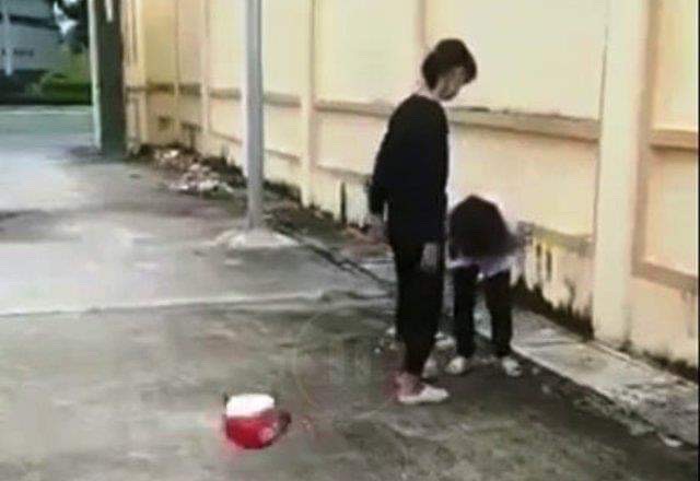 Công an điều tra nữ sinh bị đánh bằng mũ bảo hiểm ảnh 2