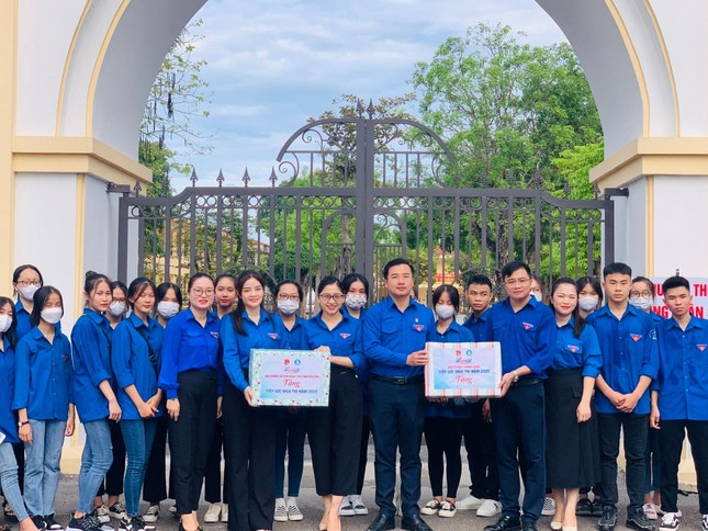 Hơn 1.300 thanh niên tình nguyện tiếp sức mùa thi ảnh 3