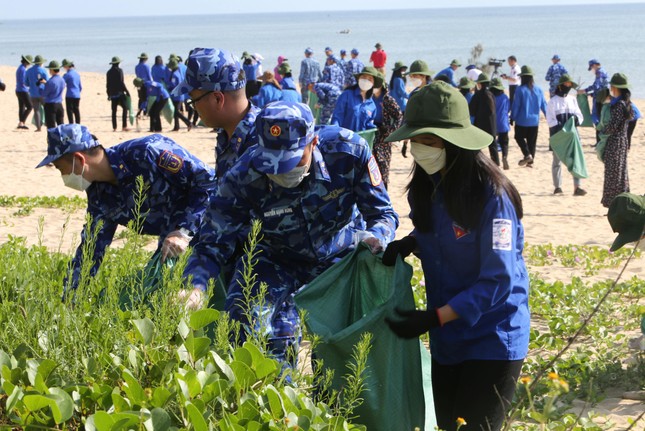 Ngày hội Thanh niên với biển đảo Tổ quốc và Cảnh sát biển đồng hành với ngư dân ảnh 3