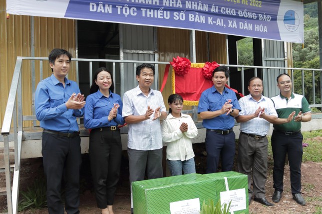 Sức trẻ Quảng Bình đến vùng xa khó khăn hỗ trợ người dân ảnh 5