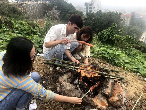 Nhức nhối 'phượt trẻ' vô tư xả rác trên đỉnh Tam Đảo ảnh 6