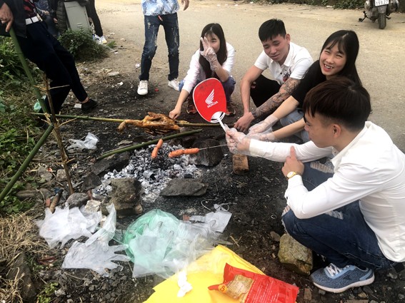 Nhức nhối 'phượt trẻ' vô tư xả rác trên đỉnh Tam Đảo ảnh 9