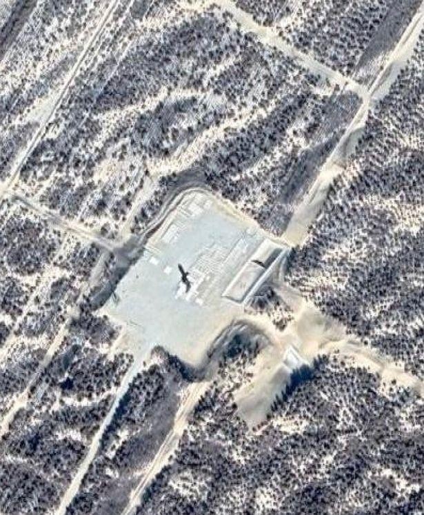 Người dùng Google Maps phát hiện bí mật gây choáng váng ẩn sâu trong sa mạc Trung Quốc ảnh 2