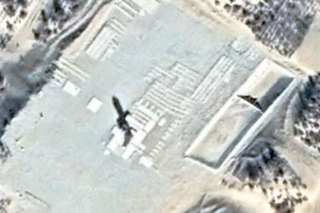 Người dùng Google Maps phát hiện bí mật gây choáng váng ẩn sâu trong sa mạc Trung Quốc ảnh 1