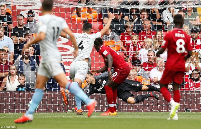‘Song sát’ tỏa sáng, Liverpool vùi dập West Ham ảnh 2