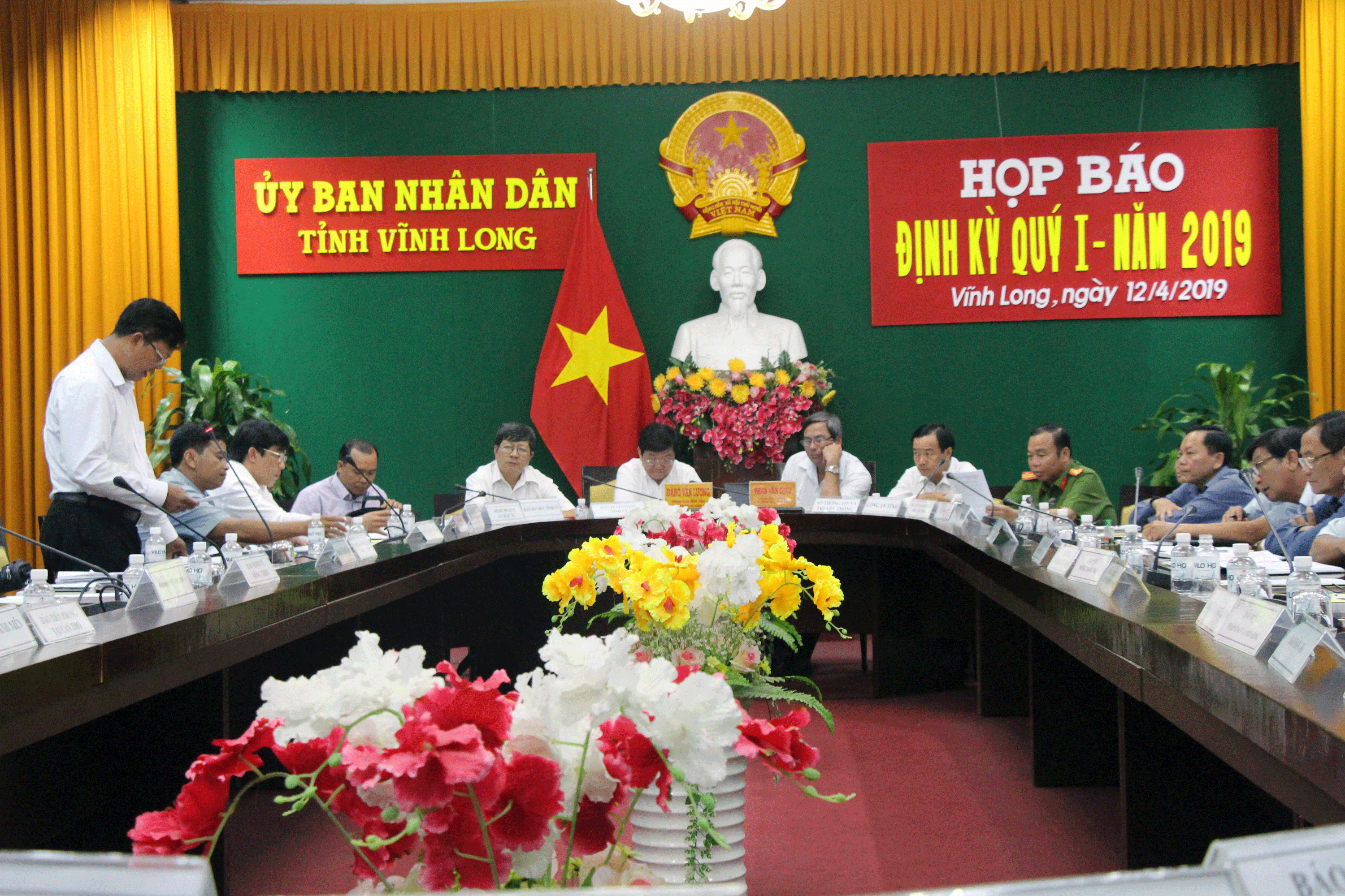 Nhà Phó Bí thư Thị ủy Bình Minh: 'Biệt phủ' xa hoa hay chỉ là nhà cấp 3? ảnh 1