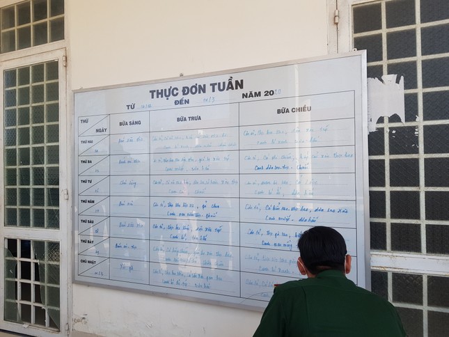 Bên trong khu vực cách ly 28 người về từ vùng dịch tại Trường quân sự Cần Thơ ảnh 11