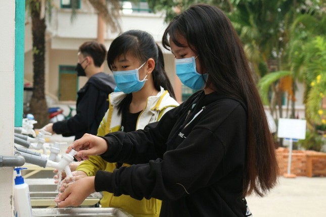 Kiên Giang: Cho 26 học sinh nghỉ học vì dự đám cưới người Hàn Quốc ảnh 1