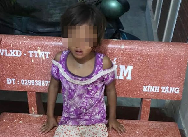 Tạm giữ người bố bắt trói, đánh đập con gái 6 tuổi dã man như thời trung cổ ảnh 3