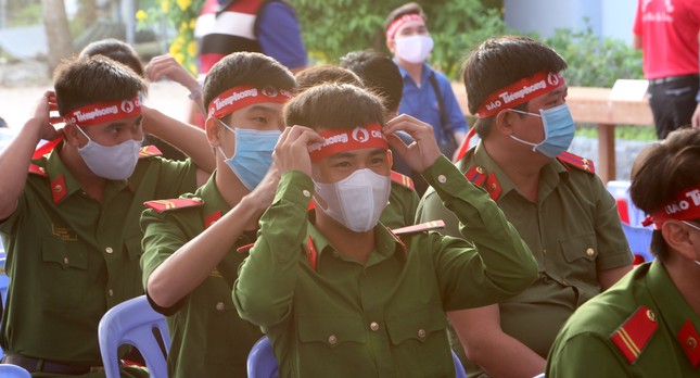 Thượng uý công an Đồng Tháp 9 lần tham gia hiến máu ảnh 2
