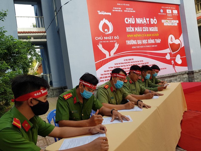 Thượng uý công an Đồng Tháp 9 lần tham gia hiến máu ảnh 5