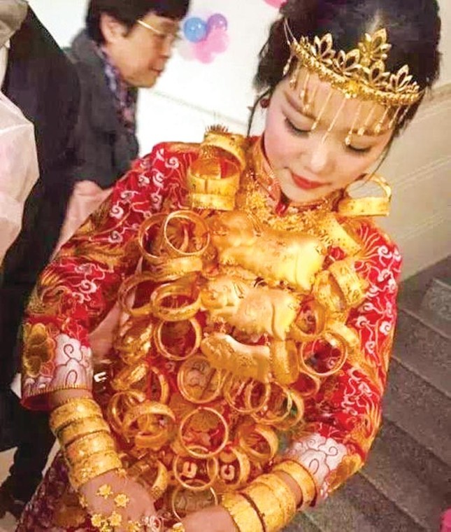 Gánh nặng thách cưới Trung Quốc ảnh 1