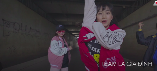 Xuất hiện trong clip giới thiệu đội của Kay Trần, Sơn Tùng M-TP sẽ tham gia Street Dance? ảnh 7