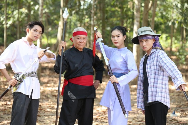 Một tuần sau khi “Cố Giang Tình” ra mắt, X2X đón nút vàng YouTube về nhà ảnh 1