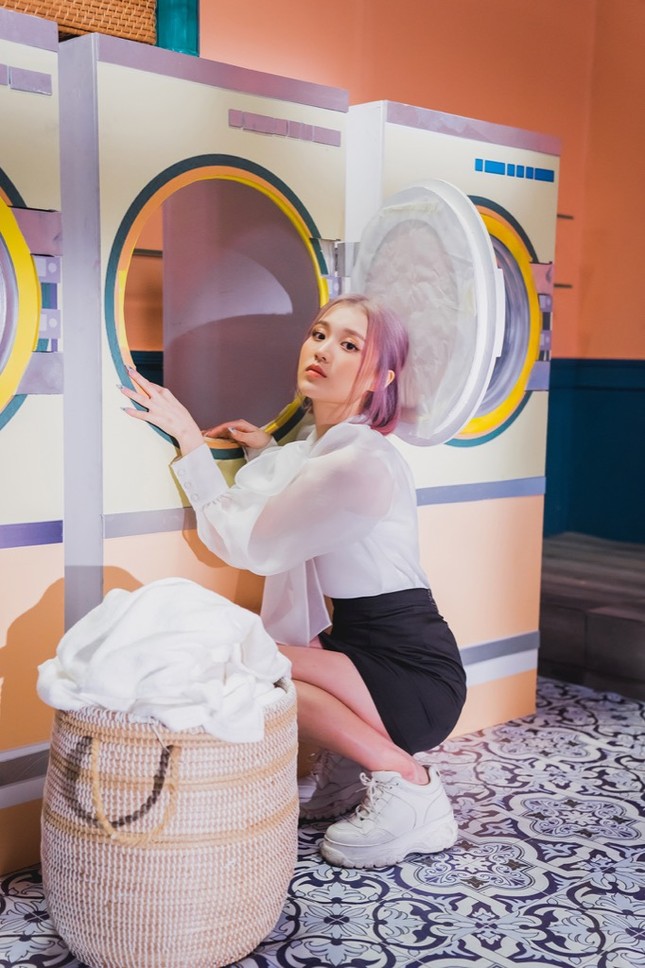 Han Sara và rapper RTee vướng vào mối tình tay ba trong MV mới ảnh 4