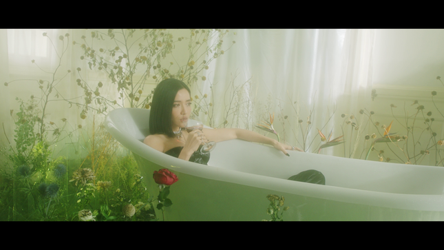 Người yêu cũ hỏi nhưng Bích Phương không muốn trả lời, lý do nằm trong MV này ảnh 2