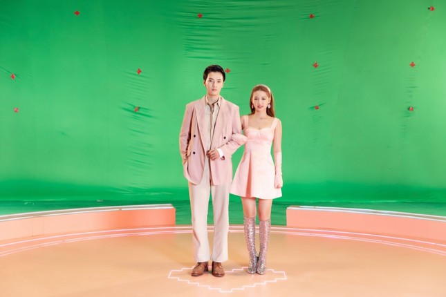 “Công chúa mùa hè” AMEE comeback đầy màu sắc, để khán giả tự chọn cái kết cho MV ảnh 6