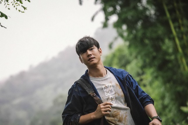 Mario Maurer tái xuất màn ảnh, rơi vào chuyện tình với cô nàng nhìn thấy ma ảnh 5